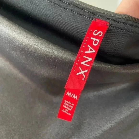 Spanx Faux Leather Legging Size Medium - Picture 7 of 8